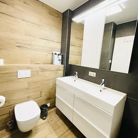 Appartamento Sophisticated 2br W Terrace&parking Spaces *